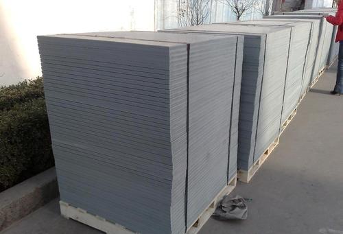 <a href=http://www.grenco.cn/ target=_blank class=infotextkey>免燒磚托板</a>的種類